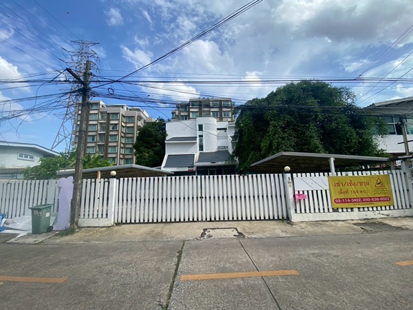 ให้เช่า/เซ้ง/ขาย บ้านทำสำนักงาน-ลาดพร้าว ซ.8 ทำเลทอง ใจกลางเมือง ใกล้ MRT โทร 0906360022 ให้เช่า/เซ้ง/ขาย บ้านทำสำนักงาน-ลาดพร้าว ซ.8 ทำเลทอง ใจกลางเมือง ใกล้ MRT โทร 0906360022