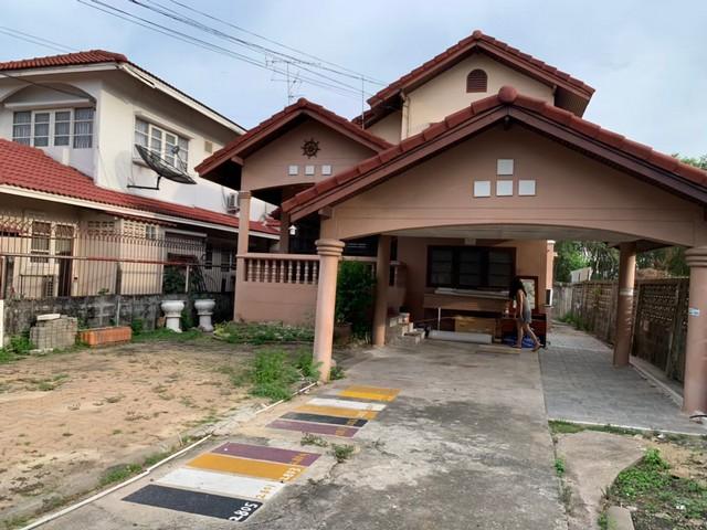 ให้เช่าบ้านเดี่ยว 2 ชั้น หลังใหญ่ 97 ตรว. 4 ห้องนอน ซอยรามอินทรา ให้เช่าบ้านเดี่ยว 2 ชั้น หลังใหญ่ 97 ตรว. 4 ห้องนอน ซอยรามอินทรา