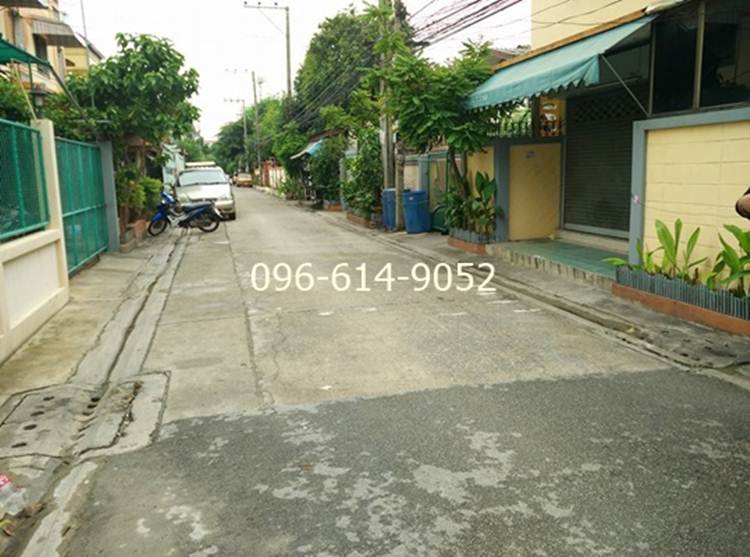 ��·��Թ 82 ��. �� �. ����¸Թ35 �¡ 17 ���ö俿�� BTS ��������� ʶҹ� �Ѫ�¸Թ ���Ŵ� �Թ�ҧ�дǡ