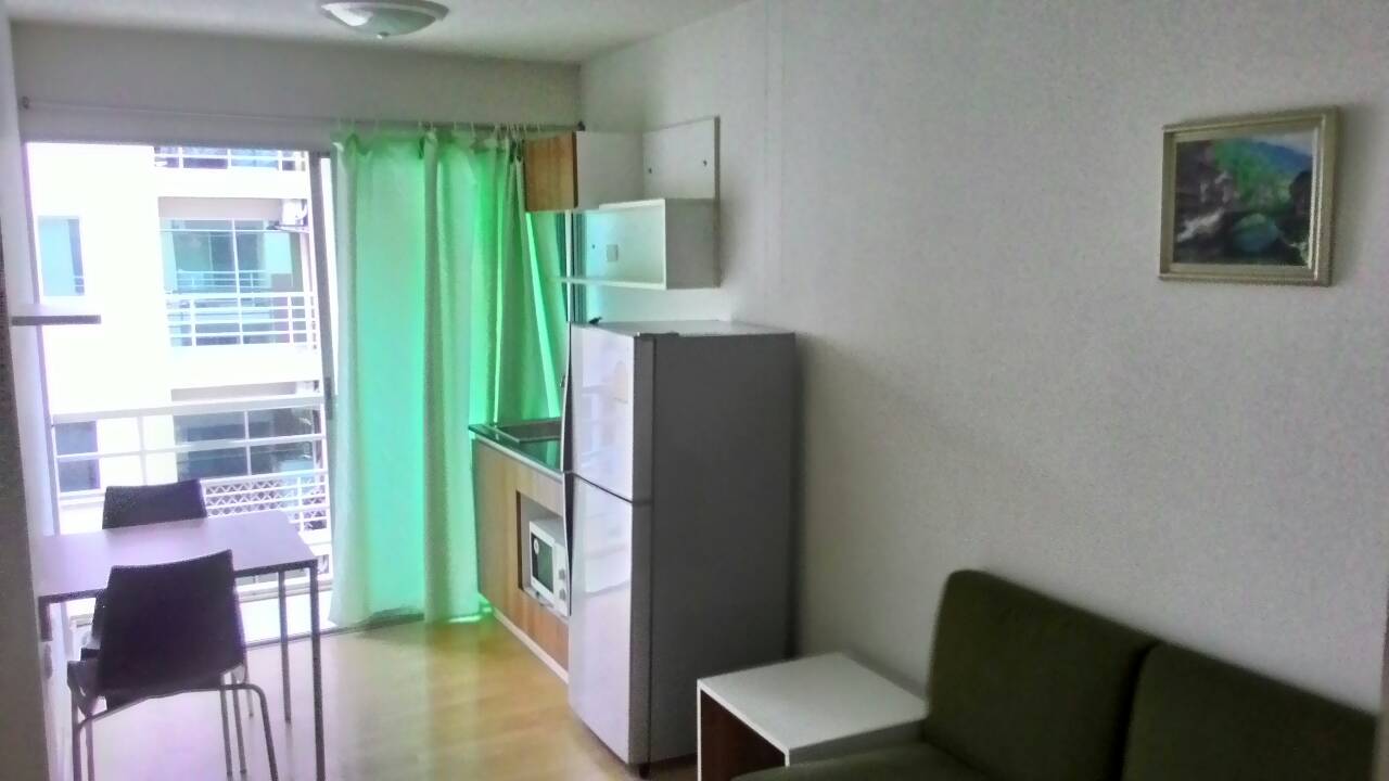 ++++ สมาร์ทให้เช่า ห้องพร้อมอยู่ได้เลย เดินไม่ไกลลิฟต์ ห้องเฟอร์นิเจอร์ครบ มีทีวี ตู้เย็น ไมโครเวฟ เครื่องทำน้ำอุ่น มีสระว่ายน้ำ,ฟิตเนส,ซาว์น่า และที่จอมรถฟรี ชั้น7 ตึกเอฟ ราคา 6,000 บาทต่อเดือน T. ++++ สมาร์ทให้เช่า ห้องพร้อมอยู่ได้เลย เดินไม่ไกลลิฟต์ ห้องเฟอร์นิเจอร์ครบ มีทีวี ตู้เย็น ไมโครเวฟ เครื่องทำน้ำอุ่น มีสระว่ายน้ำ,ฟิตเนส,ซาว์น่า และที่จอมรถฟรี ชั้น7 ตึกเอฟ ราคา 6,000 บาทต่อเดือน T.