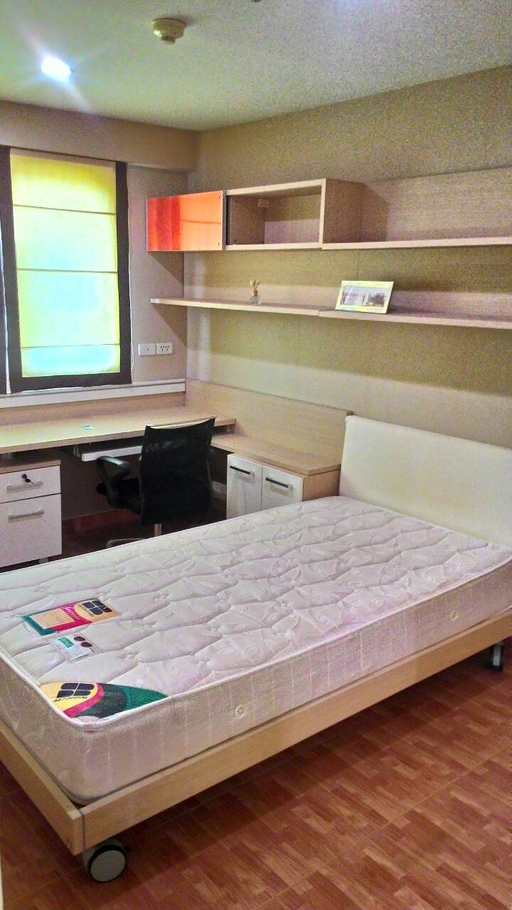 +++ให้เช่า 2 ห้องนอน มีเฟอร์นิเจอร์บางส่วน. กว้างอยู่สบาย มีรถตู้ไปส่งบีทีเอสวุฒากาศ , บางหว้า Condo เมโทรพาร์ค สาทร-กัลปพฤกษ์ 57 ตรม. ราคา 10,000 บาท สัญญา1 ปี (ไม่มีโซฟา ชั้นวางทีวี โต๊ะทานอาหาร )แ +++ให้เช่า 2 ห้องนอน มีเฟอร์นิเจอร์บางส่วน. กว้างอยู่สบาย มีรถตู้ไปส่งบีทีเอสวุฒากาศ , บางหว้า Condo เมโทรพาร์ค สาทร-กัลปพฤกษ์ 57 ตรม. ราคา 10,000 บาท สัญญา1 ปี (ไม่มีโซฟา ชั้นวางทีวี โต๊ะทานอาหาร )แ