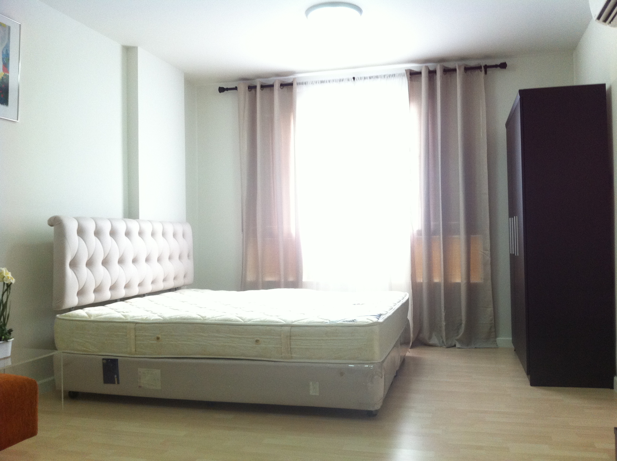 �͹������� D Condo ������˧64 ��Ҵ1��ͧ�͹ 9,000 �ҷ/��͹ ��������ǹ��ҧ����! ����Ϥú!!!