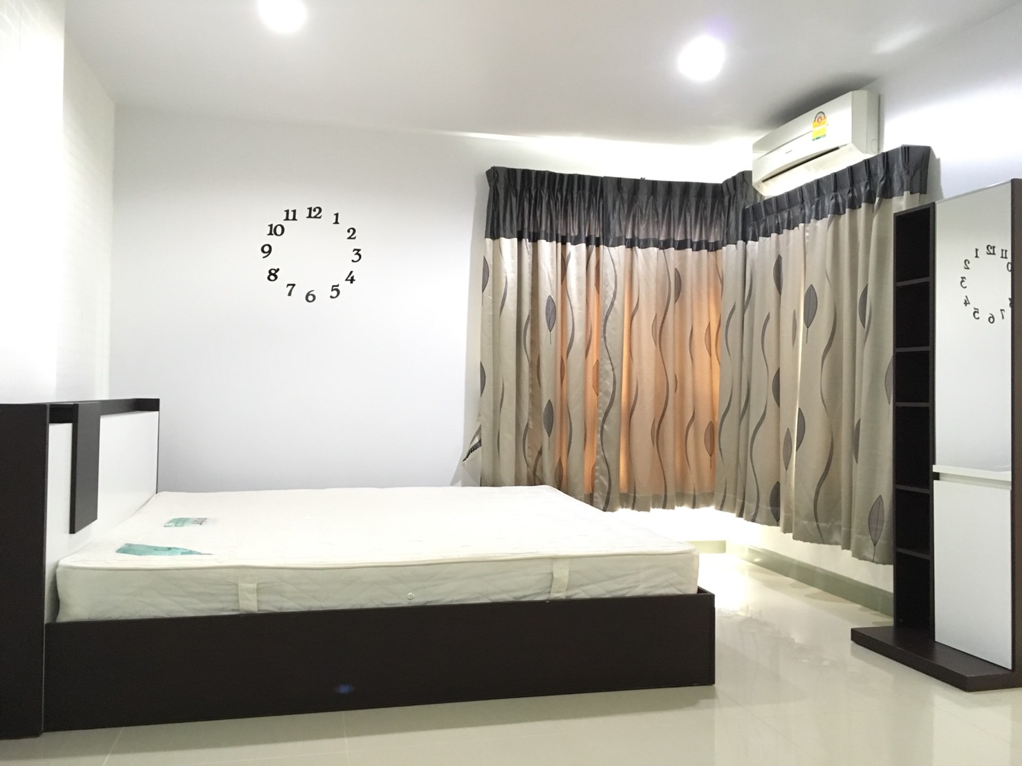 ��� �͹� ���鹷���� 11 ( Regent Home 11 ) ����¸Թ 67/1 �Դö俿�� (BTS ʶҹ������ش) Tel 0863744359