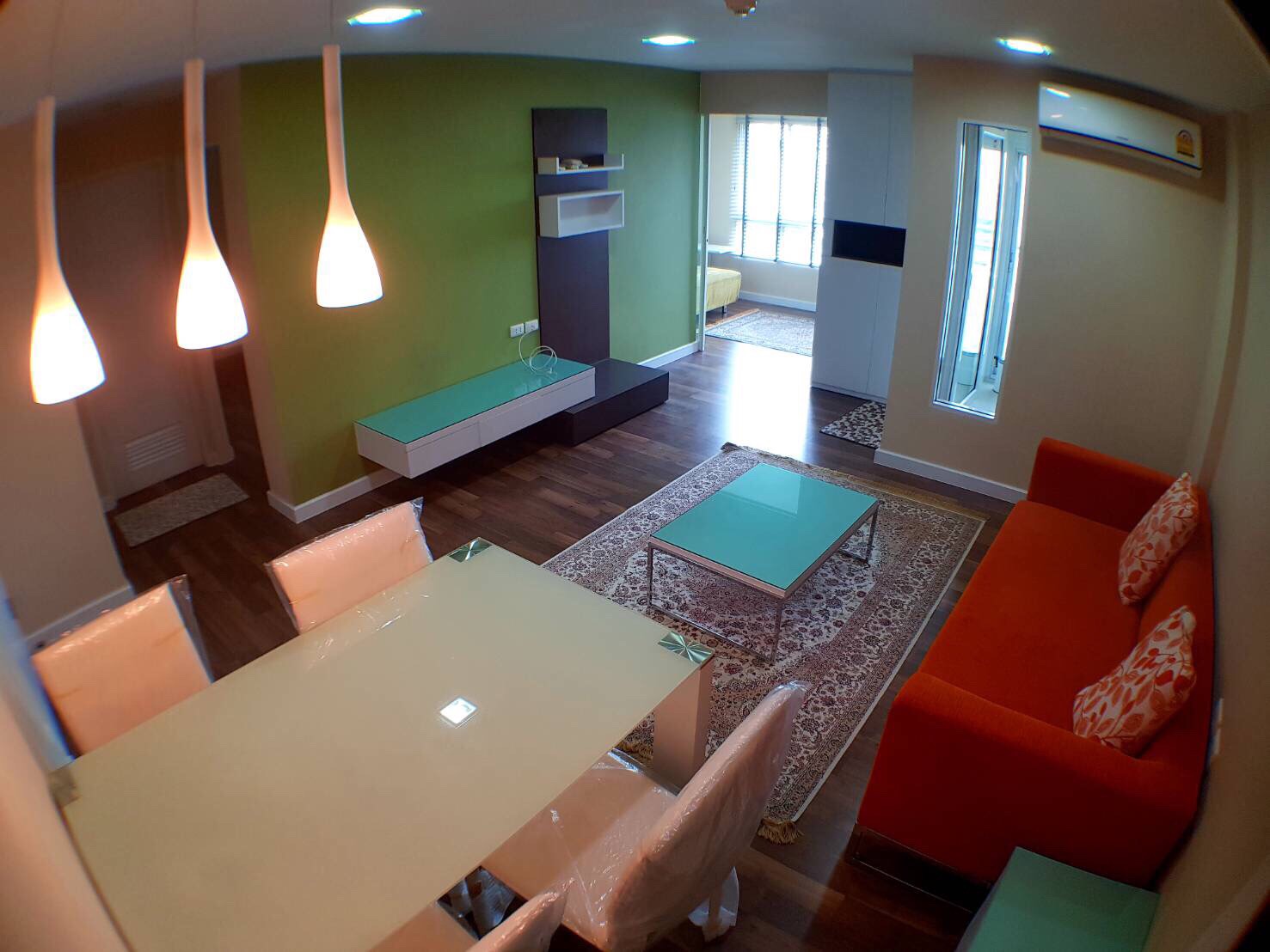 ��¤͹�The Room �آ���Է 79 ��Ҵ 58 ��.� ����Ƿ��ͧ���� 