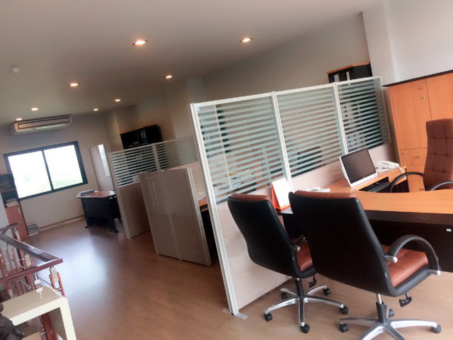 *****Home Office for RENT 3.5 floor  **On-Nuch Road, 2 Unit.*****