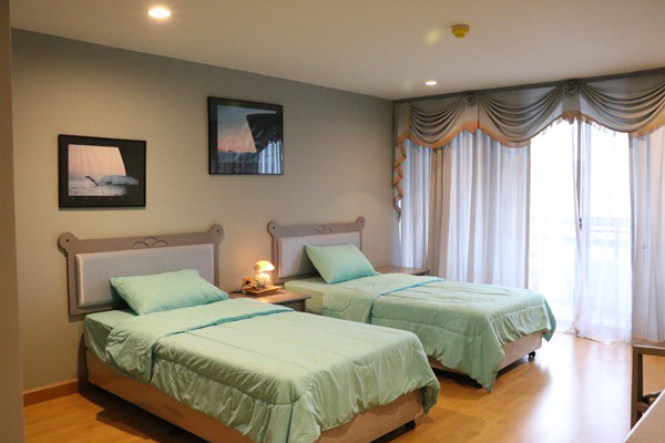 ขายด่วนคอนโด จอมเทียนพลาซ่าคอนโดเทล ติดหาด 3ห้องนอน 2ห้องน้ำ 156ตร.ม. ขายด่วนคอนโด จอมเทียนพลาซ่าคอนโดเทล ติดหาด 3ห้องนอน 2ห้องน้ำ 156ตร.ม.