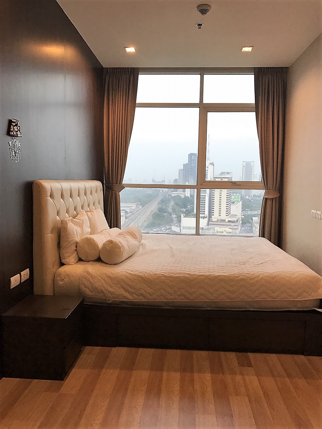 ��¤͹� IDEO Verve �Ҫ����� 2 ��ͧ�͹ 1 ��ͧ��� 48 ��� ��� 25 