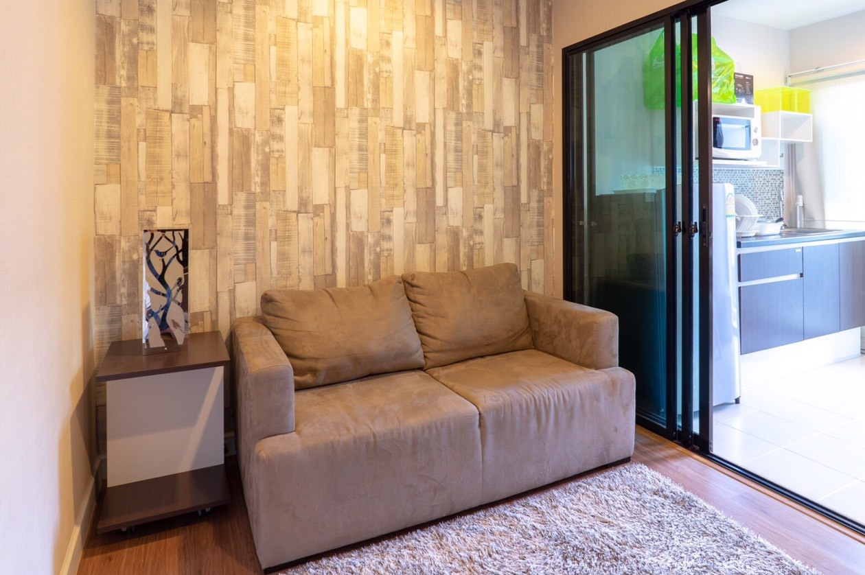 ��¤͹� 1 ��ͧ�͹  28 ��.�. Hallmark ���ǧ���ҹ �١�ҡ �Դ��з�ǧ�Ҹ�ó�آ   (FS811-051)