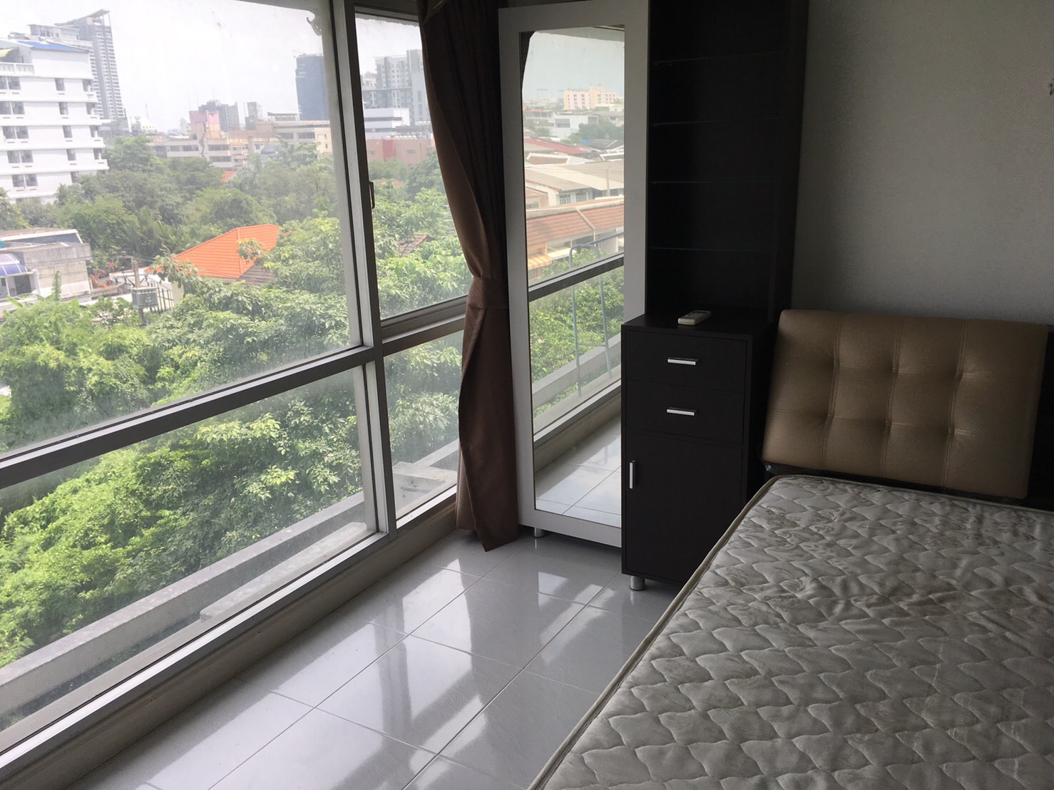 ��¤͹� ���Ҿ������ �.�Ҵ����� 35 ���ö俿����Թ MRT �Ҵ�����