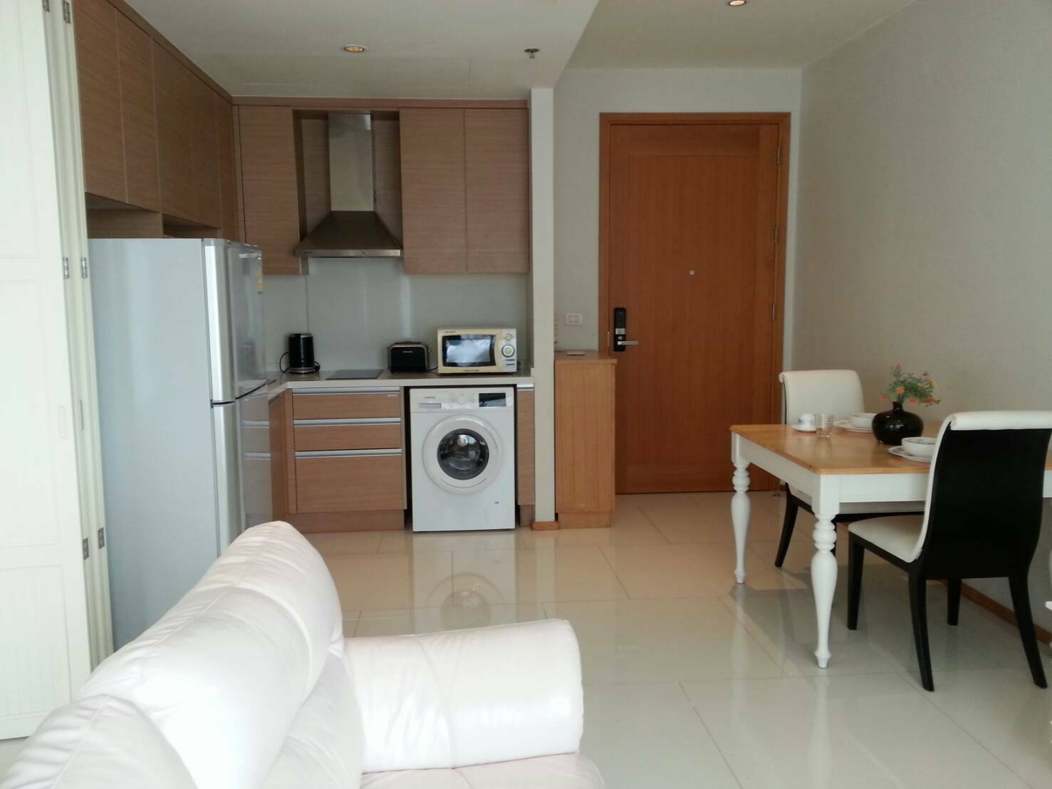 ให้เช่า Emporio place 1ห้องนอน 1ห้องน้ำ 47ตรม. ตกแต่งครบ BTS สถานีพร้อมพงษ์ ให้เช่า Emporio place 1ห้องนอน 1ห้องน้ำ 47ตรม. ตกแต่งครบ BTS สถานีพร้อมพงษ์