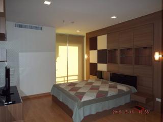 Nusasiri Grand Condo connected to BTS Ekkamai