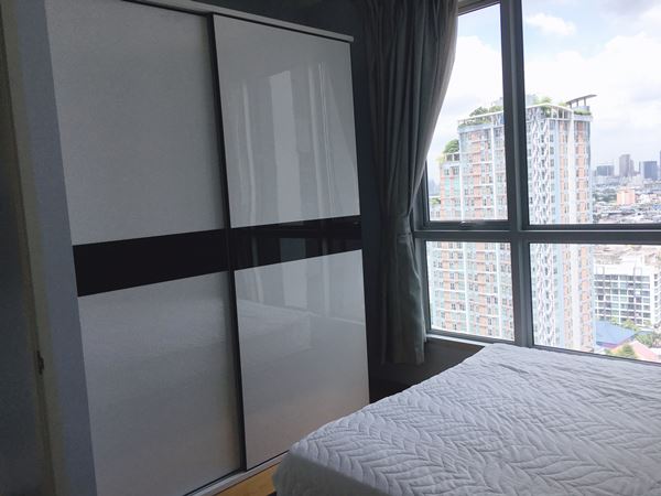 ให้เช่าคอนโด ไลฟ์ รัชดาภิเษก พร้อมเฟอร์นิเจอร์ สภาพดีมาก 30 ตรม. 1ห้องนอน 1ห้องน้ำ ติดกำแพง MRT สุทธิสาร ให้เช่าคอนโด ไลฟ์ รัชดาภิเษก พร้อมเฟอร์นิเจอร์ สภาพดีมาก 30 ตรม. 1ห้องนอน 1ห้องน้ำ ติดกำแพง MRT สุทธิสาร