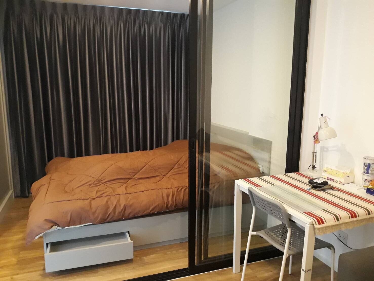 �����Ҥ͹� ह�ԧ�ѹ ������ѧ-����Ҫ� 6,000