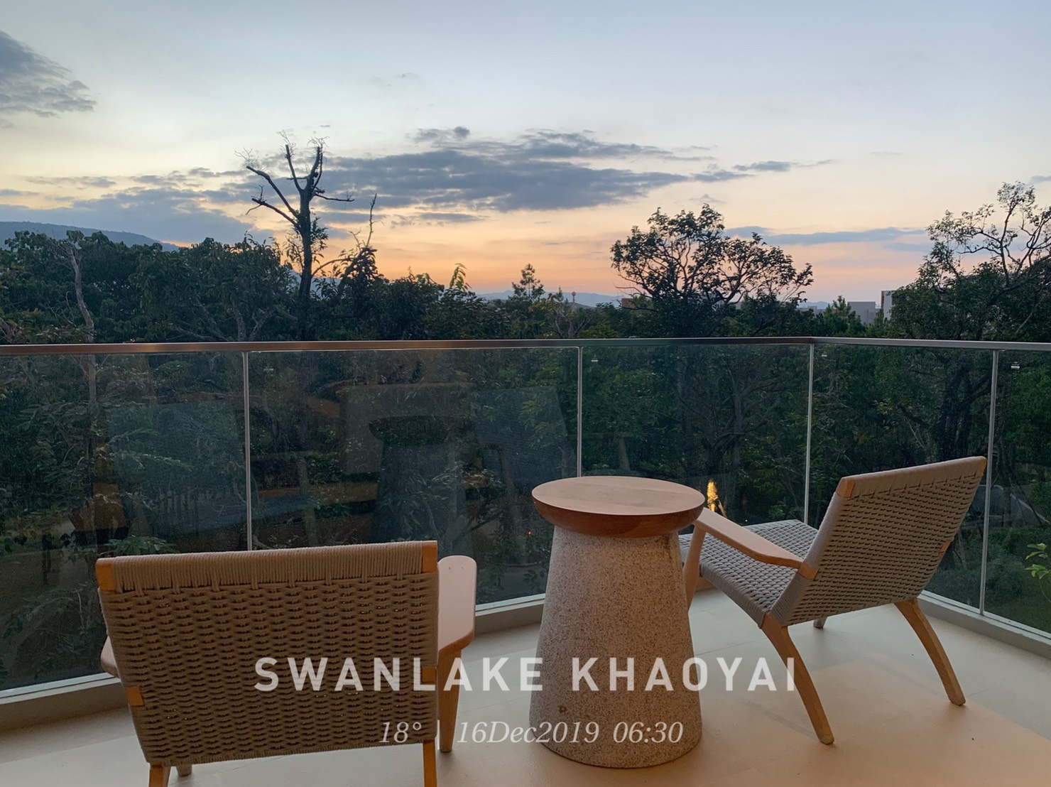 ��¤͹� Swan Lake Khaoyai  ������ ���º���ҡ�ȷ����Һ