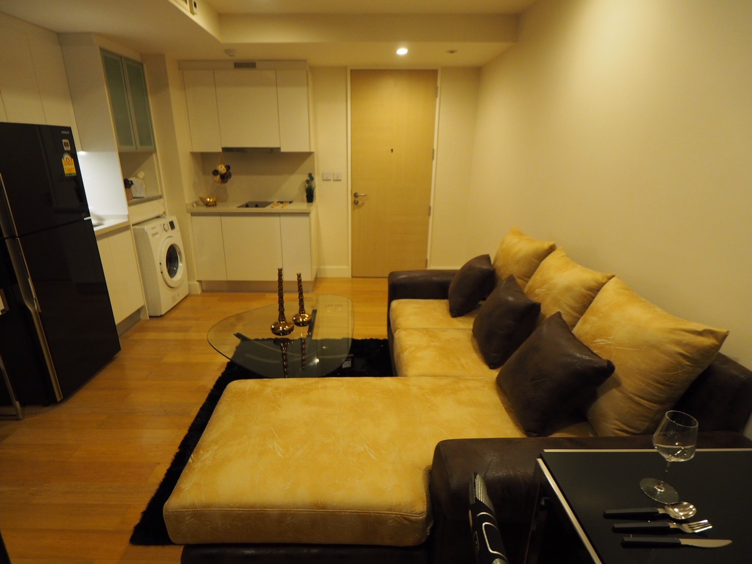 ��¤͹�  Collezio Sathorn-Pipat ( ����ʫ��� �ҷ�-�ԾѲ�� )