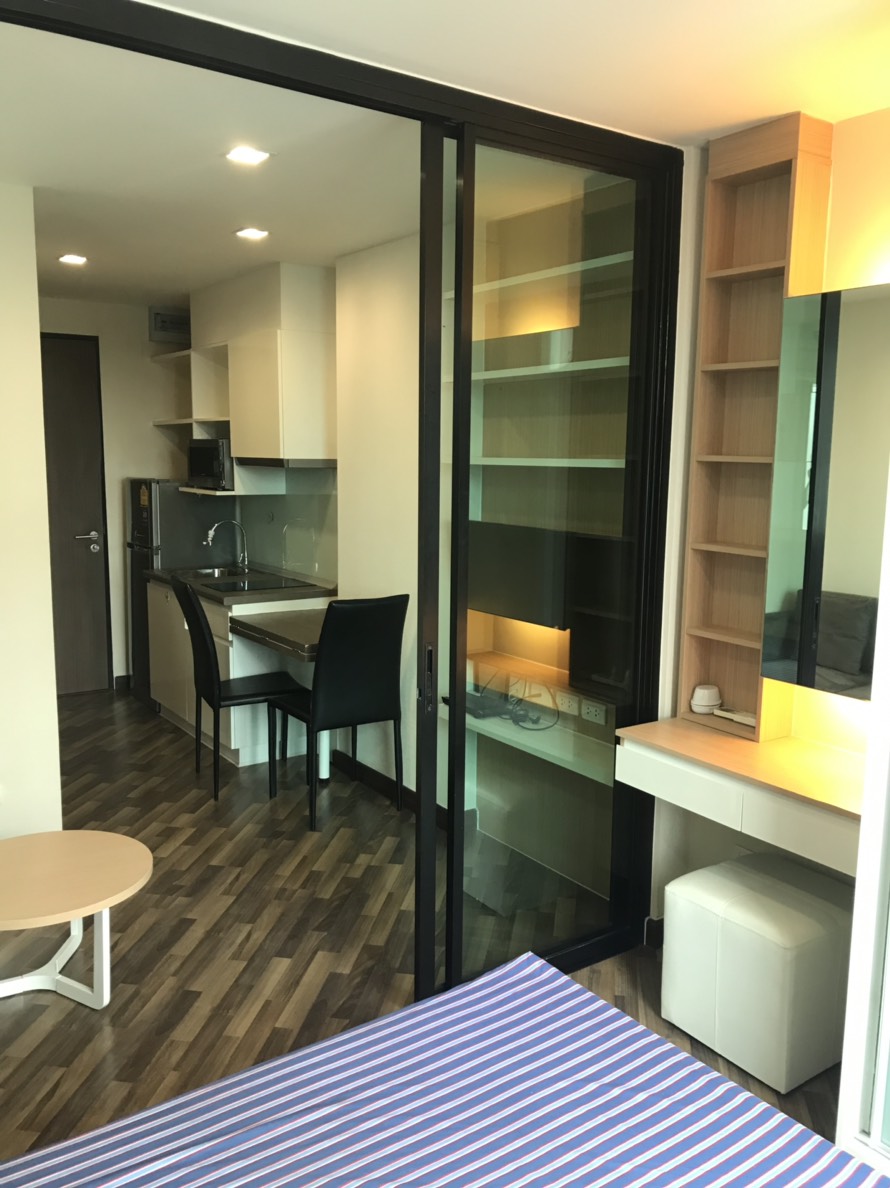 ������ ���͹�� �آ���Է �͹� (Beyond Sukhumvit) 1 ��ͧ�͹ ���觤ú���������ͧ��俿���������ѹ�� �Դ�ҧ��ǹ�ҧ�� ���BTS �ش��آ 