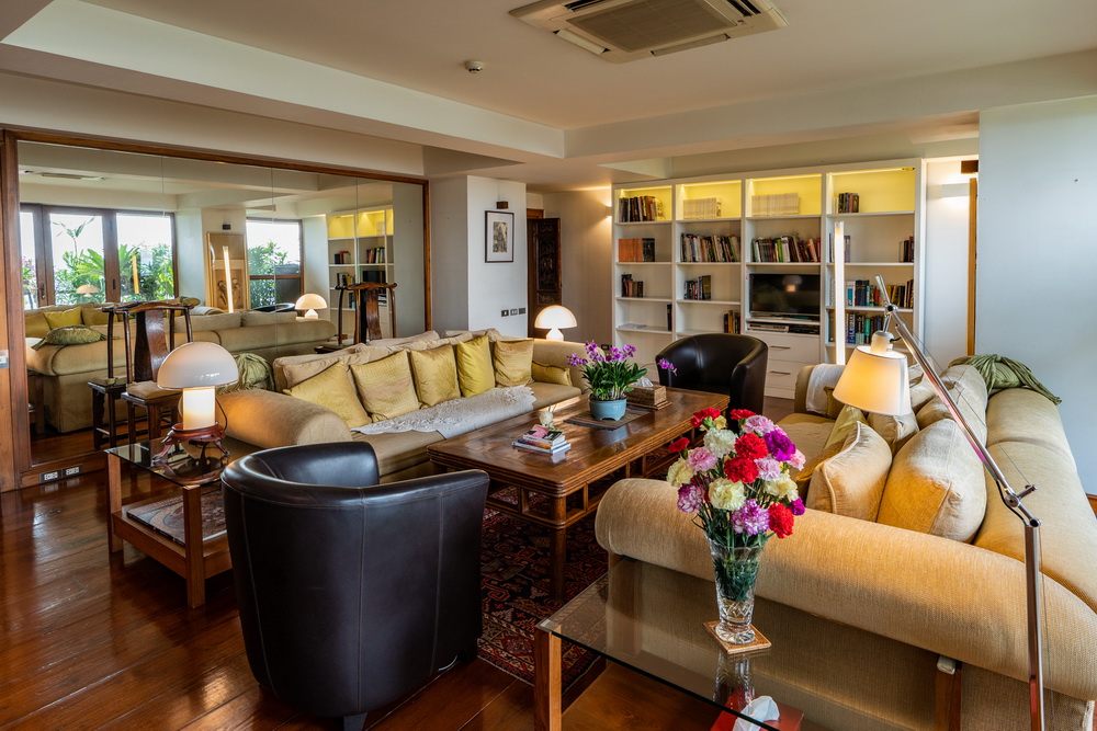 ขายด่วน ห้องเพนท์เฮ้าส์ 4 ห้องนอน ตบแต่ง ดีไซน์สวยหรู พื้นที่ใช้สอยกว่า 400 ตรม. ห่างจากสวนลุมพินีเพียง 1.8 กิโล ขายด่วน ห้องเพนท์เฮ้าส์ 4 ห้องนอน ตบแต่ง ดีไซน์สวยหรู พื้นที่ใช้สอยกว่า 400 ตรม. ห่างจากสวนลุมพินีเพียง 1.8 กิโล