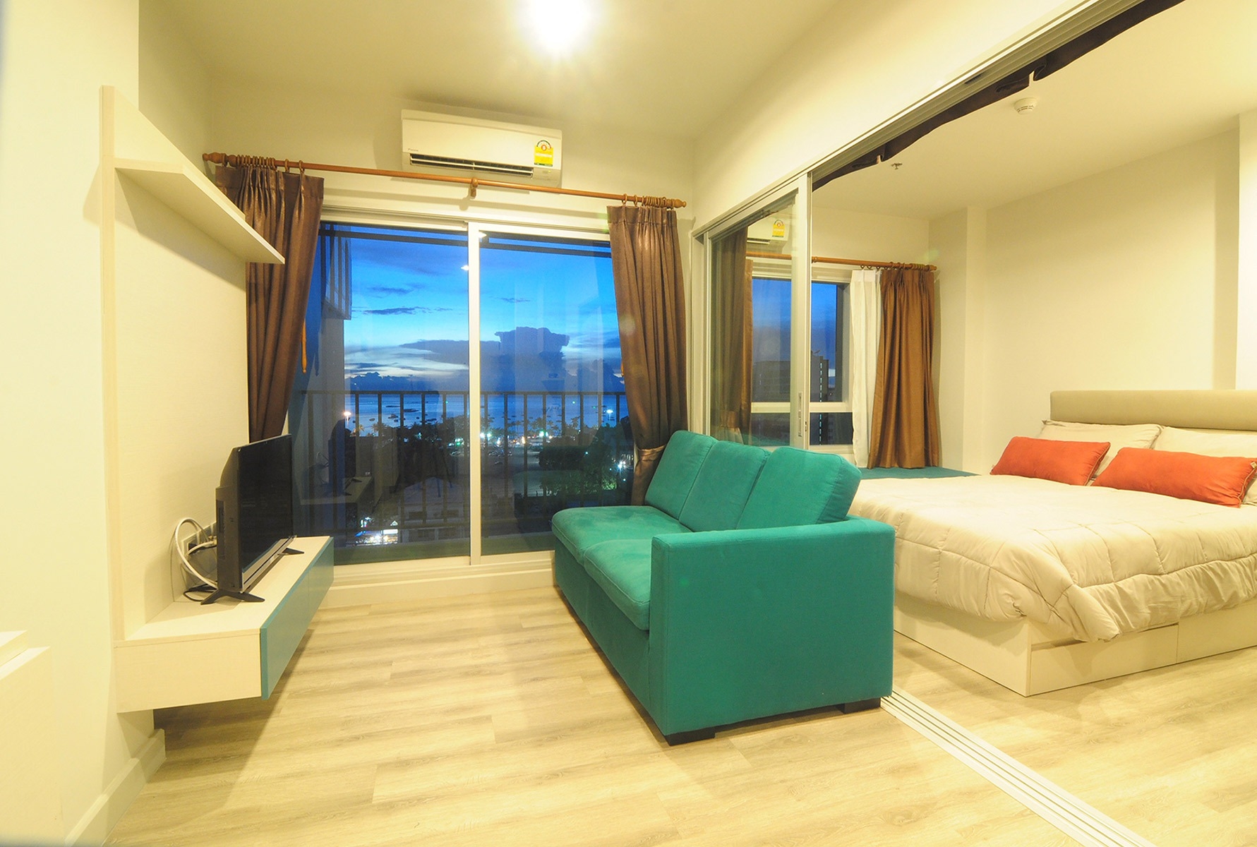 ��ǹ !! �͹� �繷�Ԥ �� �ѷ�� (��Ƿ���) CENTRIC SEA PATTAYA (SEA VIEW)