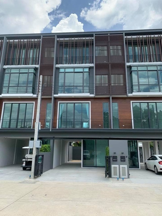 BS390����������Ϳ��� 4 ��� �ç������ ����� �ɵ�-���Թ��� �Դ����Ҵ������ �Թ�ҧ�дǡ 