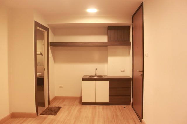 CM03483 ��� �͹� ��ѧ��ҧ�����ͧ �Կ��� ��ǹ�� �ҧ�ʹ Living Avenue Bangsaen