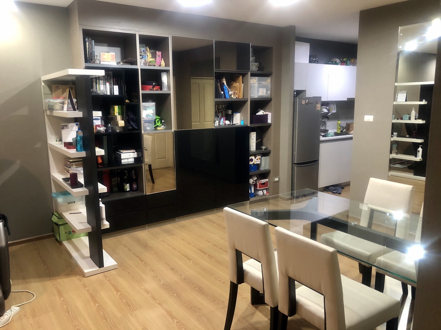 ขายด่วน Sym Condominium ใจกลางเมือง บนถนนวิภาวดีรังสิต-ลาดพร้าว ใกล้ BTS หมอชิต ขายด่วน Sym Condominium ใจกลางเมือง บนถนนวิภาวดีรังสิต-ลาดพร้าว ใกล้ BTS หมอชิต