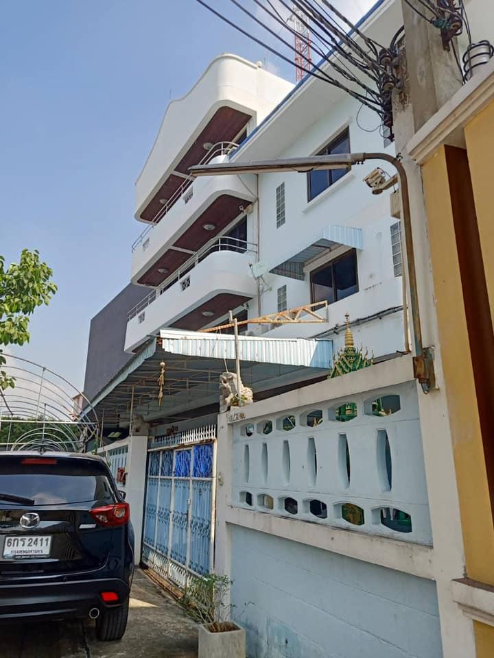 BS428ขายและให้เช่าอาคาร 4 ชั้นพร้อมโกดังพื้นที่ 1,000 ตรม.ซอยรามอินทรา 14 เดินทางสะดวกใกล้เลียบด่วนรามอินทรา BS428ขายและให้เช่าอาคาร 4 ชั้นพร้อมโกดังพื้นที่ 1,000 ตรม.ซอยรามอินทรา 14 เดินทางสะดวกใกล้เลียบด่วนรามอินทรา