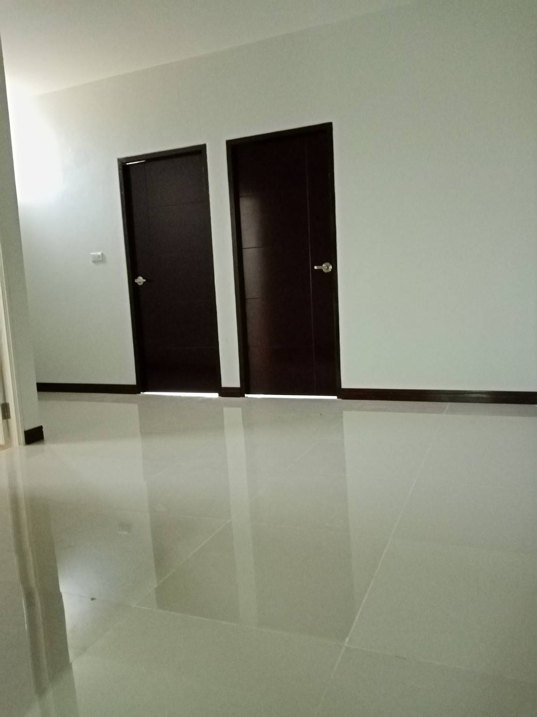 ��º�ҹ����������ç������� ��鹷�������������ʴ��԰��Ť������ç�ҡ�Ѻ��Сѹ������������ �ѹ�����