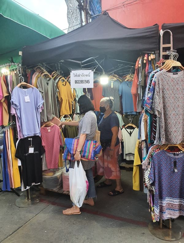 เช่า-เซ้ง ล๊อคตลาดเช้าใบหยก ตลาดประตูน้ำ ทำเลสวยมาก ล๊อคอยู่หัวมุม ตรงข้ามทางขึ้นตึกใบหยก3 เช่า-เซ้ง ล๊อคตลาดเช้าใบหยก ตลาดประตูน้ำ ทำเลสวยมาก ล๊อคอยู่หัวมุม ตรงข้ามทางขึ้นตึกใบหยก3