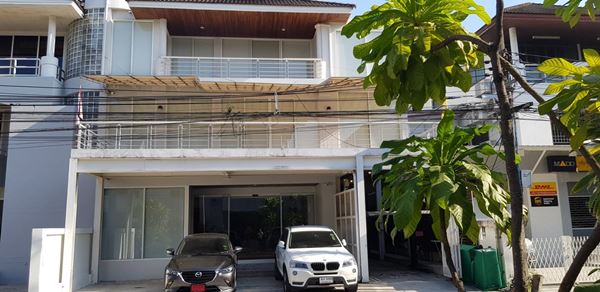 ��º�ҹ����Ϳ��ȷ�ǹ��Թ��ǹ� �����������ҧ�� 3 ��� ������Կ����ʹö�ѵ��ѵ� 3 ��� 57 ��� � 0863212561