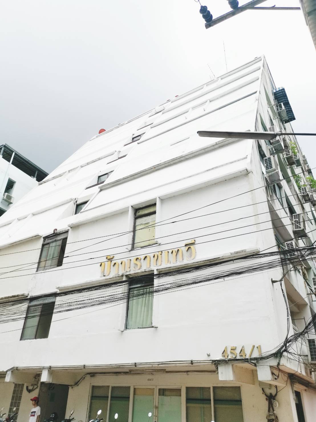 �͹ⴺ�ҹ�Ҫ�������� ���ʶҹ�ö俿�� BTS ����