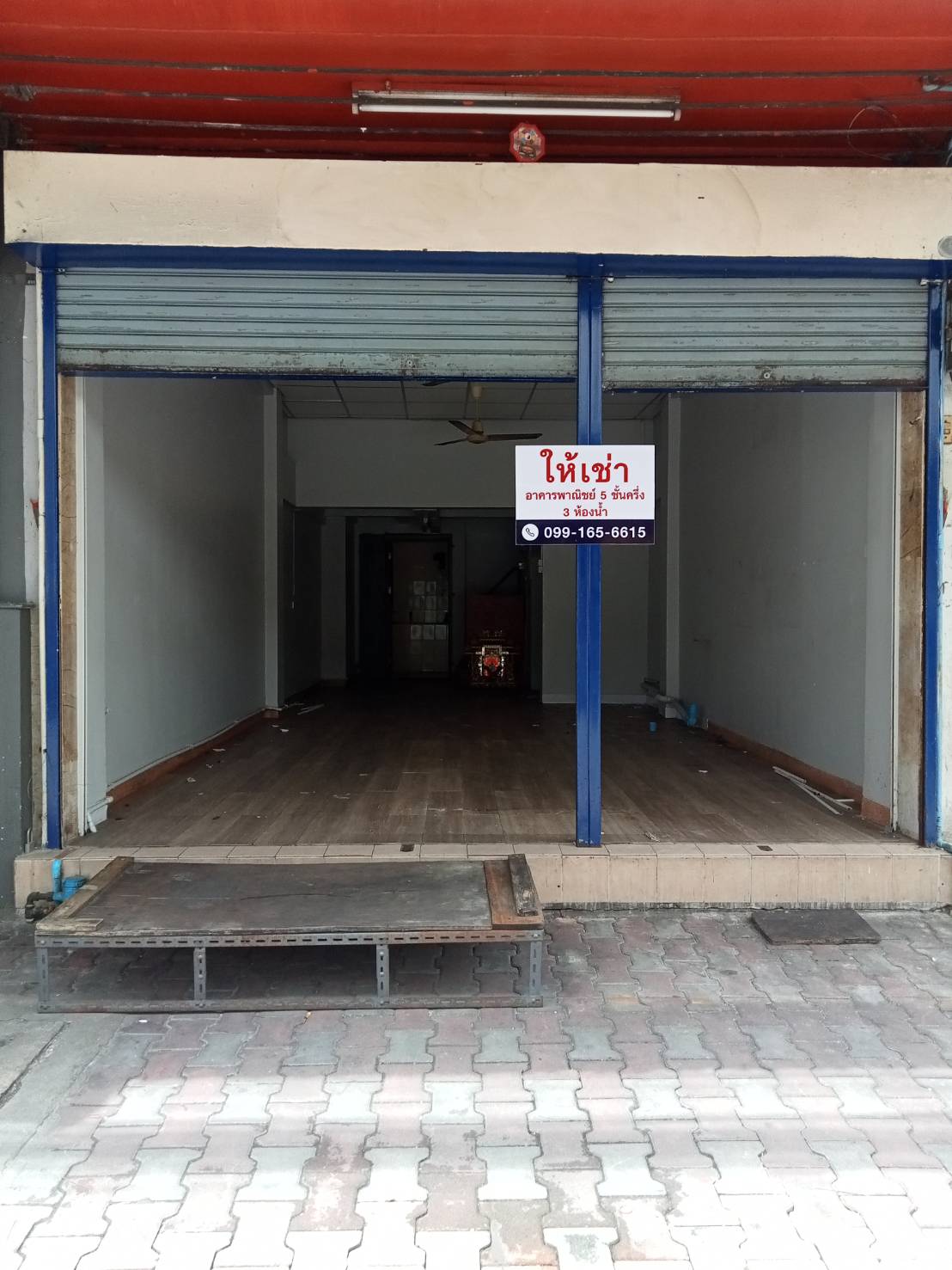 ให้เช่าอาคารพาณิชย์ 5.5 ชั้น ใกล้ BTS สะพานตากสิน และ Robinson บางรัก ให้เช่าอาคารพาณิชย์ 5.5 ชั้น ใกล้ BTS สะพานตากสิน และ Robinson บางรัก