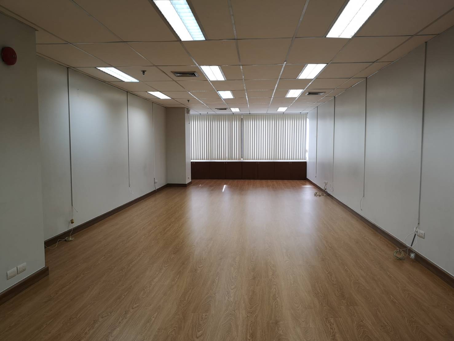 พื้นที่สำนักงาน, ออฟฟิศให้เช่า ขนาด 70 ตร.ม. ใกล้ BTS อโศก , MRT สุขุมวิท และ เพชรบุรี พื้นที่สำนักงาน, ออฟฟิศให้เช่า ขนาด 70 ตร.ม. ใกล้ BTS อโศก , MRT สุขุมวิท และ เพชรบุรี