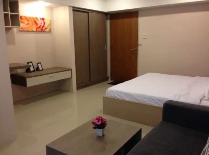 ���;����������ҹ�Ѫ�� ��� MRT ���¢�ҧ