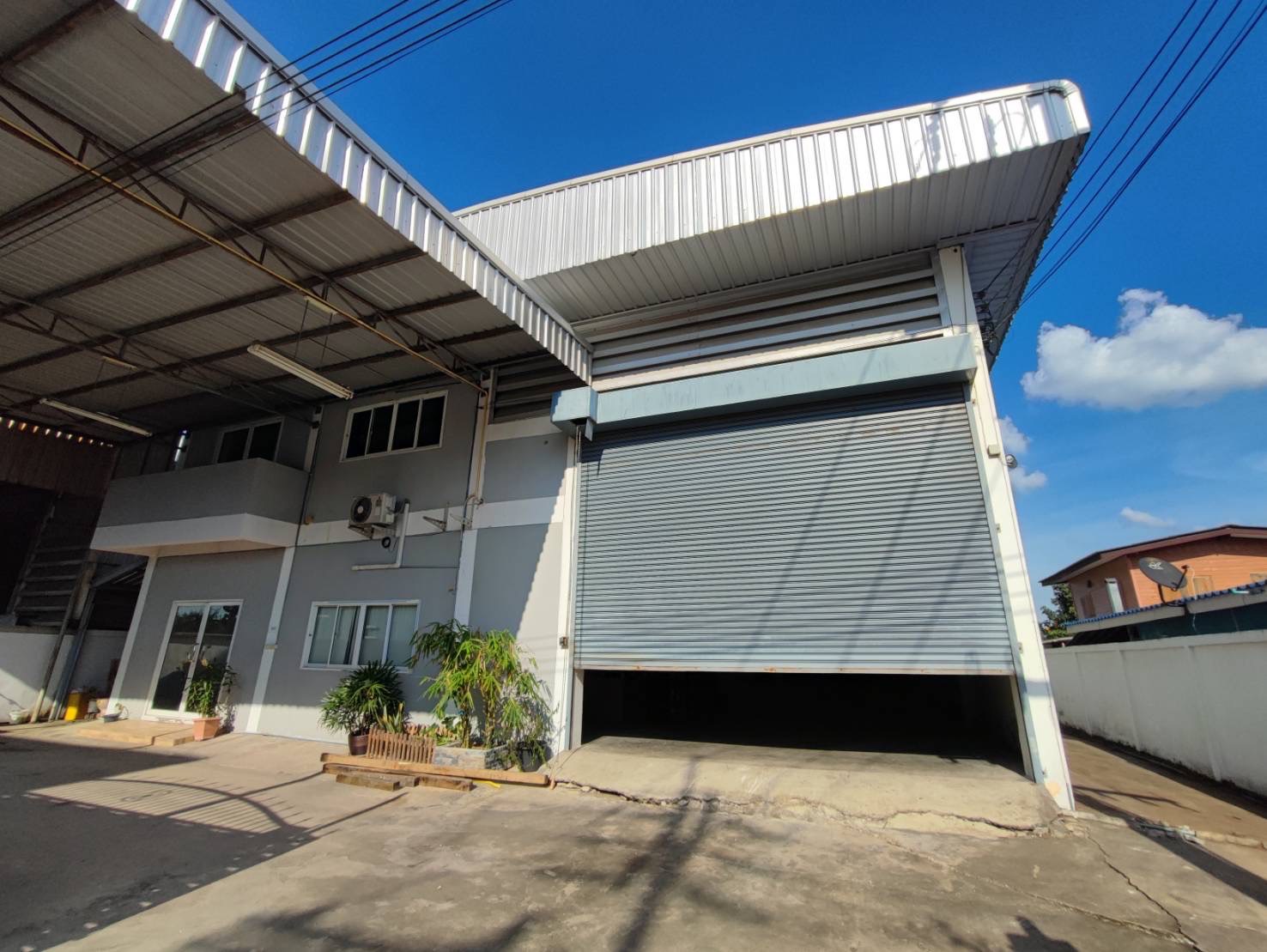 ขาย / ให้เช่า โรงงาน โกดัง พร้อมออฟฟิศ 2 ชั้น ซอยคุ้มเจริญสุข บางน้ำจืด สมุทรสาคร ขาย / ให้เช่า โรงงาน โกดัง พร้อมออฟฟิศ 2 ชั้น ซอยคุ้มเจริญสุข บางน้ำจืด สมุทรสาคร