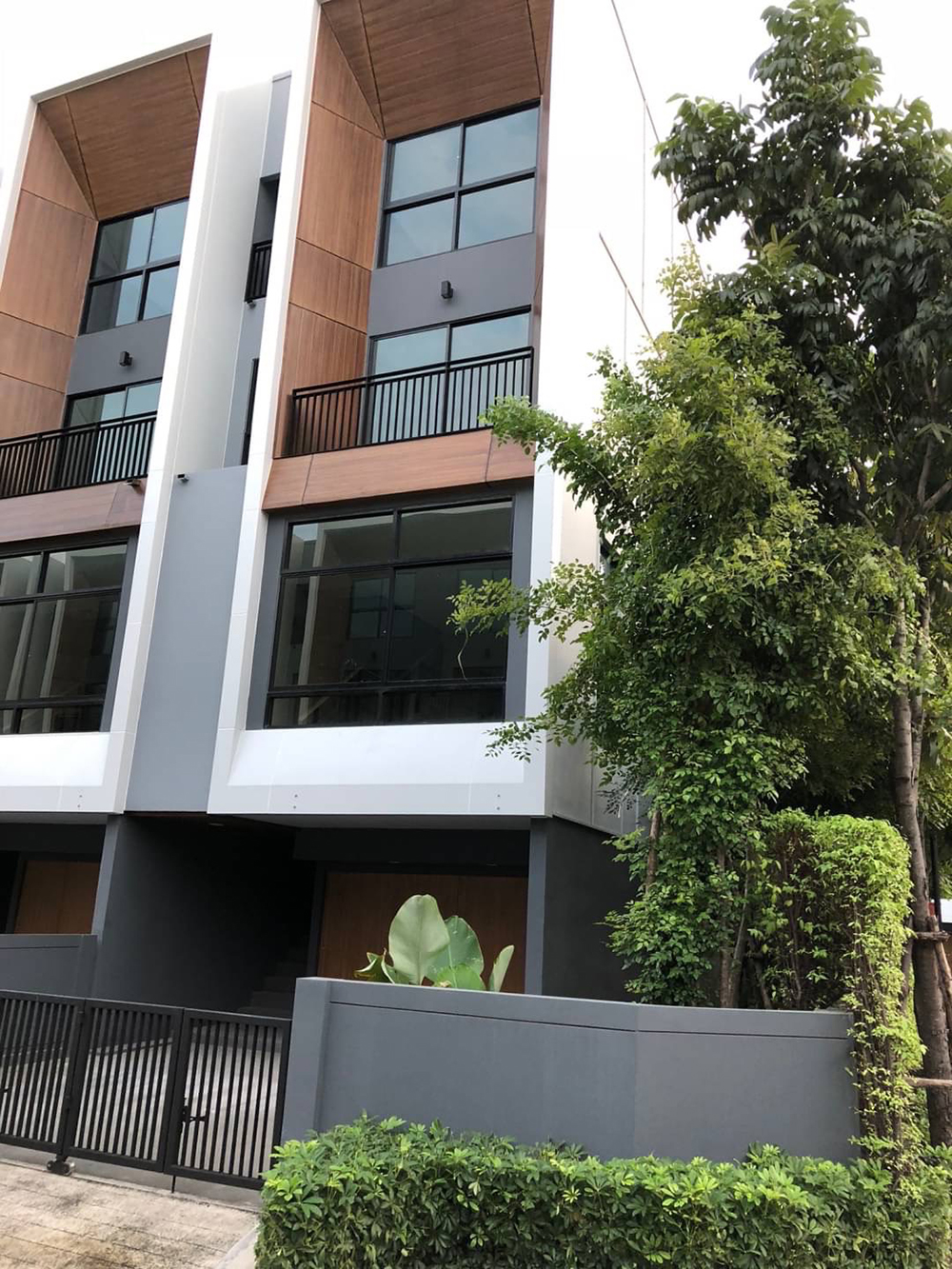 �����ҷ�ǹ���� Arden Pattanakarn 20 ��ҹ�Ѳ�ҡ�� ���ҧ��ǹ ʹ��� 093 358 6688