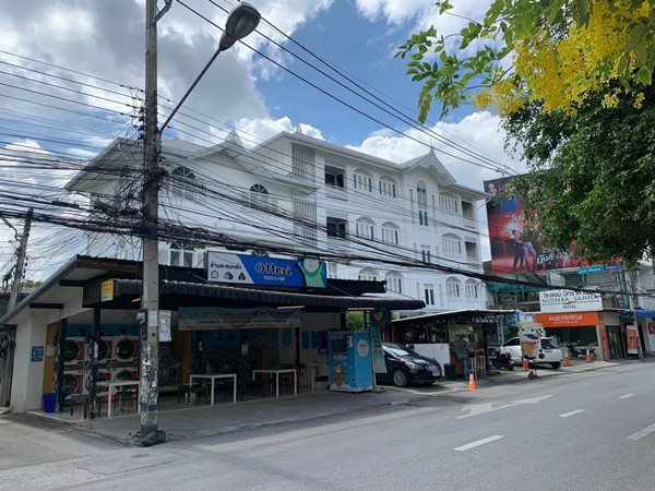 ขายที่ดินพร้อมโรงแรม พร้อมอาคารพาณิชย์ ย่านช้างม่อย ใจกลางเชียงใหม่ ใกล้ประตูท่าแพ-ถนนคนเดิน โทร 098-9147951 ขายที่ดินพร้อมโรงแรม พร้อมอาคารพาณิชย์ ย่านช้างม่อย ใจกลางเชียงใหม่ ใกล้ประตูท่าแพ-ถนนคนเดิน โทร 098-9147951