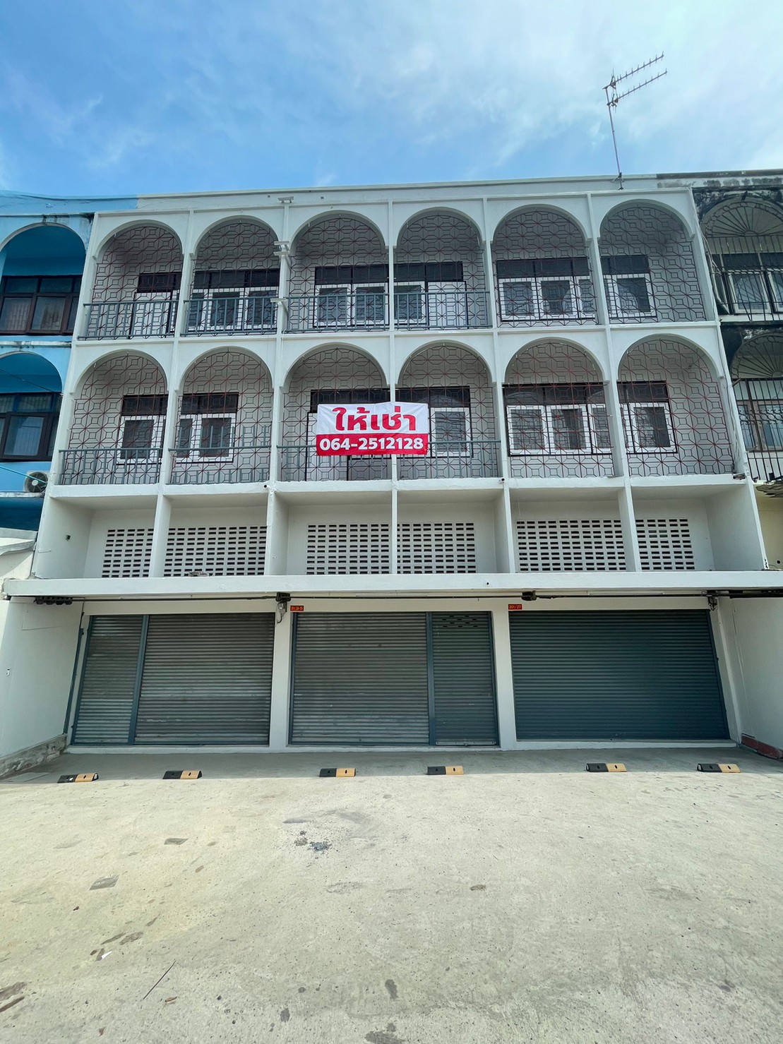 ������ �Ҥ�þҳԪ�� 3 ���� �ʹö�� �Դ���෾��ѡ�� �ҧ��� ��طû�ҡ��