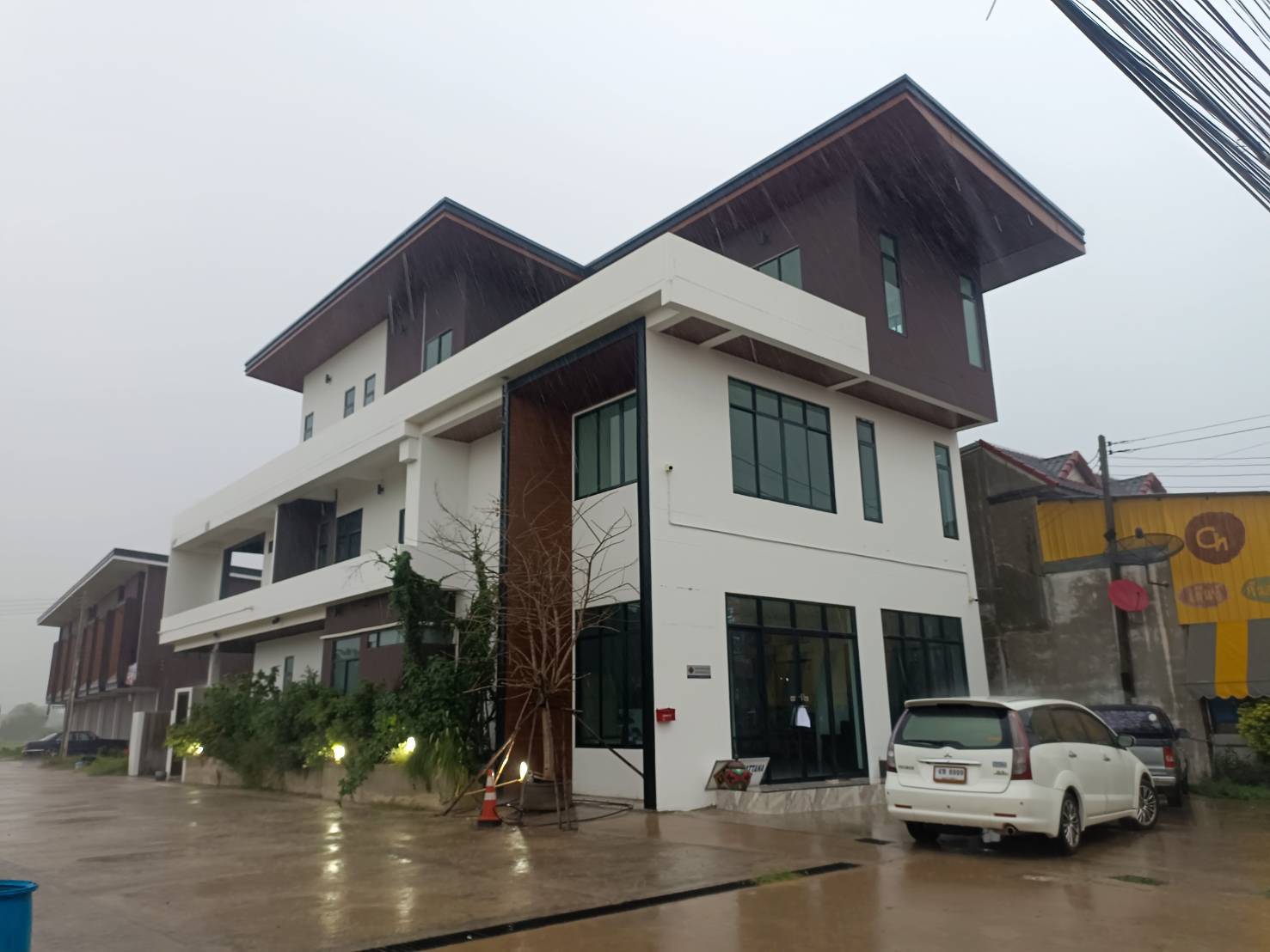 ขายโฮมออฟฟิศ ขนาด 3 คูหา 3 ชั้น ขายโฮมออฟฟิศ ขนาด 3 คูหา 3 ชั้น