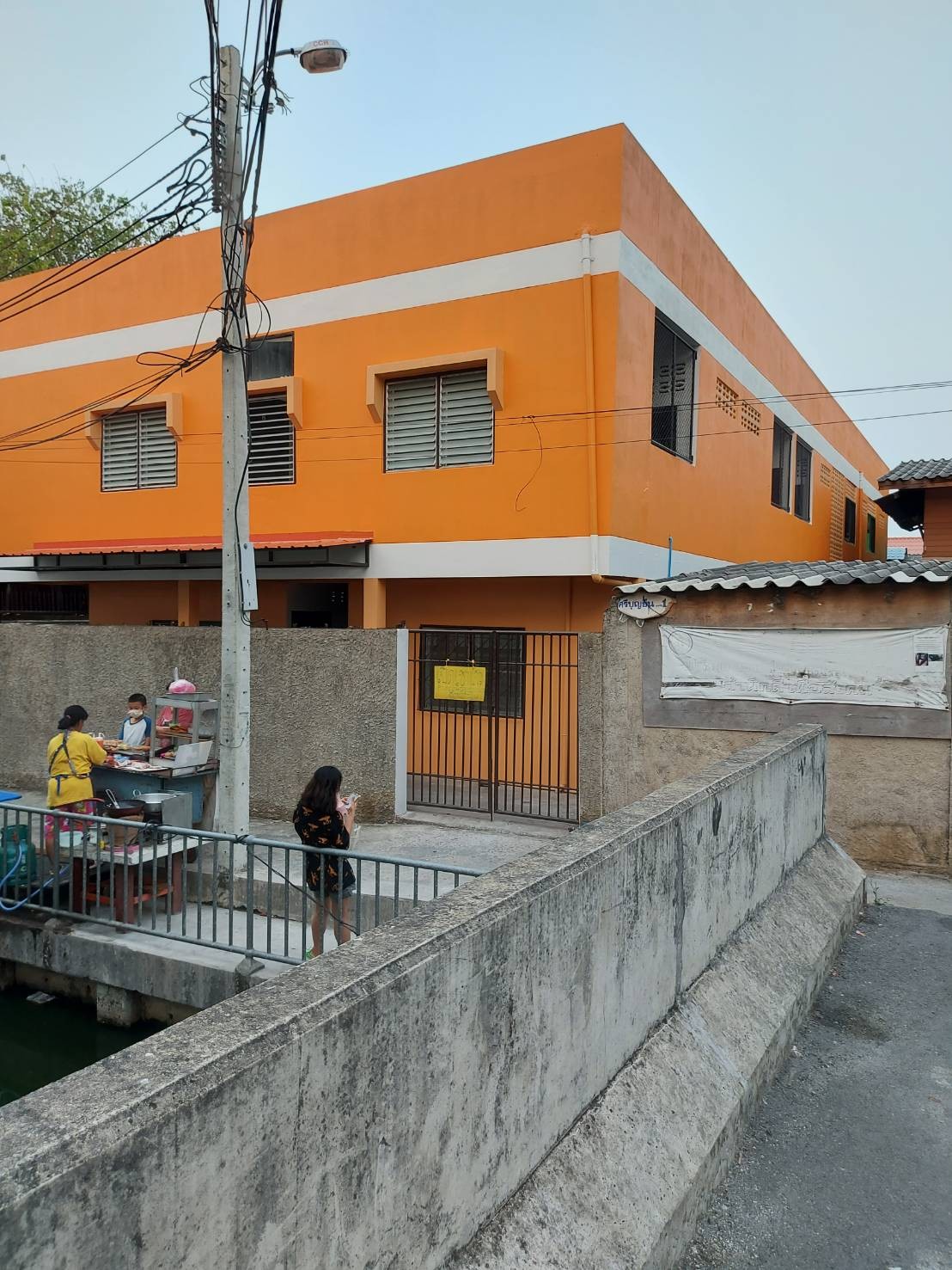 ขายหอพัก 2 ชั้น 17 ห้องนอน 17 ห้องน้ำ ซอยประชาราษฎร์สาย 1 ซอย 32 (ซอยศรีบุญยืน) เข้าซอยประมาณ 50 เมตร ใกล้ตลาดเขมา เยื้องโรงเรียนโยธินบูรณะ ขายหอพัก 2 ชั้น 17 ห้องนอน 17 ห้องน้ำ ซอยประชาราษฎร์สาย 1 ซอย 32 (ซอยศรีบุญยืน) เข้าซอยประมาณ 50 เมตร ใกล้ตลาดเขมา เยื้องโรงเรียนโยธินบูรณะ