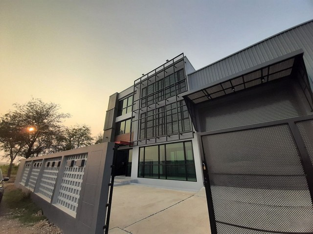 �������ç�ҹ���ҧ���� ������ӹѡ�ҹ 3 ��� 200 ���. 500 ���. ��鹷������ǧ��� ���١�Ҥ�ͧ 9 ����ٹ���Ш���Թ��� AEON