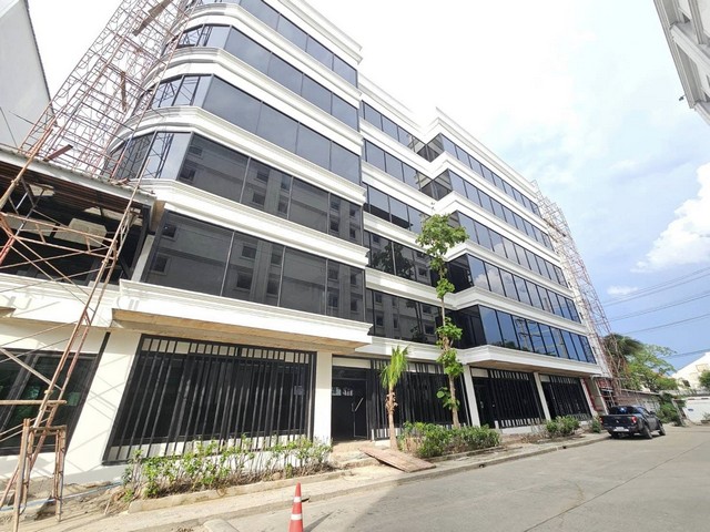 �������Ҥ�� 4 ��� ���ҧ���� 2,200 ���. �Դ������ҹ��� ������Կ�����������¹�Ӣ�Ҵ�˭� ����з��ٹ���ԡ�ÿԵ�� ������ ���͸�áԨ������� 