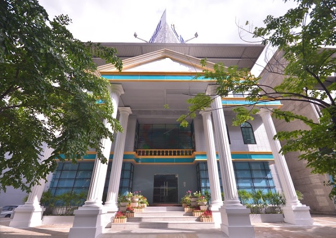 ให้เช่าอาคาร 4 ชั้น 1800 ตรม พร้อมลิฟท์ ริมถนนย่านพระราม 9 ใกล้เดอะไนน์ จอดรถ 10 คัน ทำเลดี เหมาะทำออฟฟิศ คลินิคความงาม ให้เช่าอาคาร 4 ชั้น 1800 ตรม พร้อมลิฟท์ ริมถนนย่านพระราม 9 ใกล้เดอะไนน์ จอดรถ 10 คัน ทำเลดี เหมาะทำออฟฟิศ คลินิคความงาม