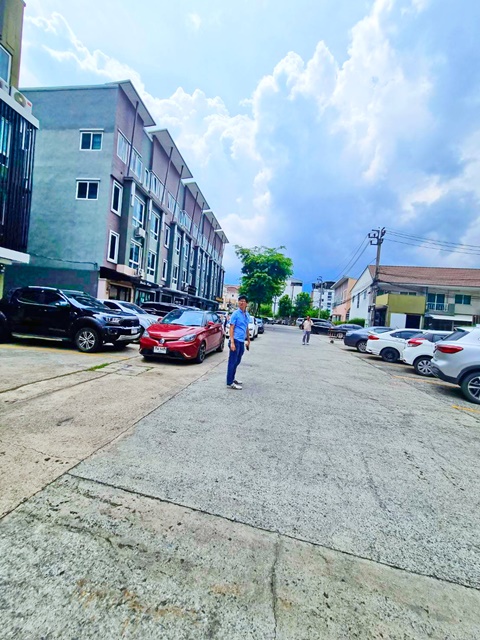 โรงพยาบาลสินแพทย์ ออฟฟิศ 21ตรว. แฟชั่นไอซ์ วัชรพล MRT คู้บอน 7-19 900ม. รามอินทรา ให้เช่า อาคารพาณิชย์ 4 ชั้น 298 ตรม. โรงพยาบาลสินแพทย์ ออฟฟิศ 21ตรว. แฟชั่นไอซ์ วัชรพล MRT คู้บอน 7-19 900ม. รามอินทรา ให้เช่า อาคารพาณิชย์ 4 ชั้น 298 ตรม.