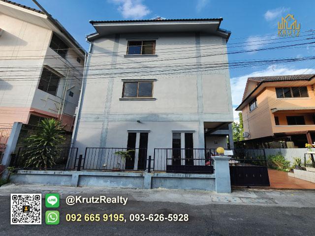 ขายด่วน กิจการหอพัก อาคาร 3 ชั้น 12 ห้อง พร้อมผู้เช่า ใกล้มหาวิทยาลัยพายัพ ต.หนองป่าครั่ง อ.เมือง จ.เชียงใหม่ ขายด่วน กิจการหอพัก อาคาร 3 ชั้น 12 ห้อง พร้อมผู้เช่า ใกล้มหาวิทยาลัยพายัพ ต.หนองป่าครั่ง อ.เมือง จ.เชียงใหม่