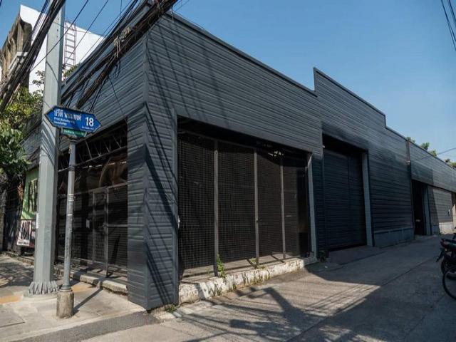 โกดังให้เช่า โชว์รูม ติดถนนใหญ่ ใจกลางเมือง สุขุมวิท71 แขวงคลองตันเหนือ เขตวัฒนา กรุงเทพ โกดังให้เช่า โชว์รูม ติดถนนใหญ่ ใจกลางเมือง สุขุมวิท71 แขวงคลองตันเหนือ เขตวัฒนา กรุงเทพ