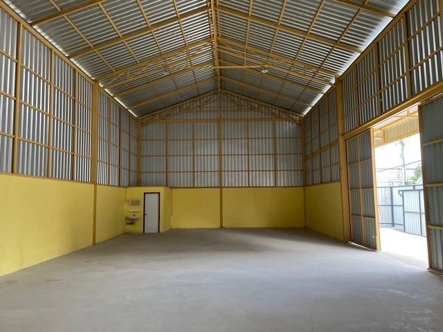 ให้เช่าโกดังพร้อมออฟฟิศ เลียบถนนมอเตอร์เวย์ พัฒนาชนบท 3 ถนนกว้างเข้าออกสะดวก มีประตูรั้วและรั้วรอบขอบชิด ปลอดภัย ให้เช่าโกดังพร้อมออฟฟิศ เลียบถนนมอเตอร์เวย์ พัฒนาชนบท 3 ถนนกว้างเข้าออกสะดวก มีประตูรั้วและรั้วรอบขอบชิด ปลอดภัย