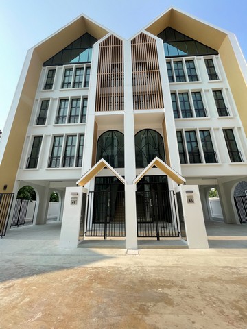 �������Ҥ������Ϳ��� 4 ��� ���ҧ���� ��������ҡ 10 ������˧44  �ҧ�л�