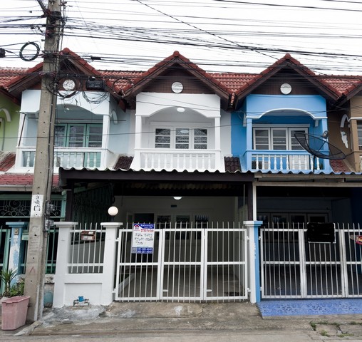 ทาวน์เฮ้าส์ 2 ชั้น ม. แสงบัวทอง วิลล่า 18 ตร.ว แต่งใหม่พร้อมอยู่ ใกล้สถานีคลองบางไผ่ เซ็นทรัล เวสต์เกต ทาวน์เฮ้าส์ 2 ชั้น ม. แสงบัวทอง วิลล่า 18 ตร.ว แต่งใหม่พร้อมอยู่ ใกล้สถานีคลองบางไผ่ เซ็นทรัล เวสต์เกต