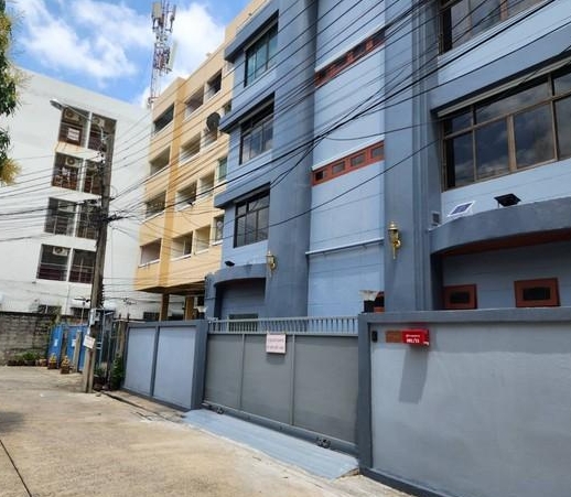 ��������Т������Ҥ���ӹѡ�ҹ 4 ��� ���Կ�� �آ���Է��� 50 