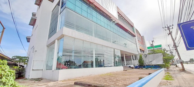  ⡴ѧ  ��������� 272 ���. ������ö¹�� ���������  Wellness Center 3-4 ��� 2402 ���. PTT Station �ŵ�� �ҧ�ͧ 